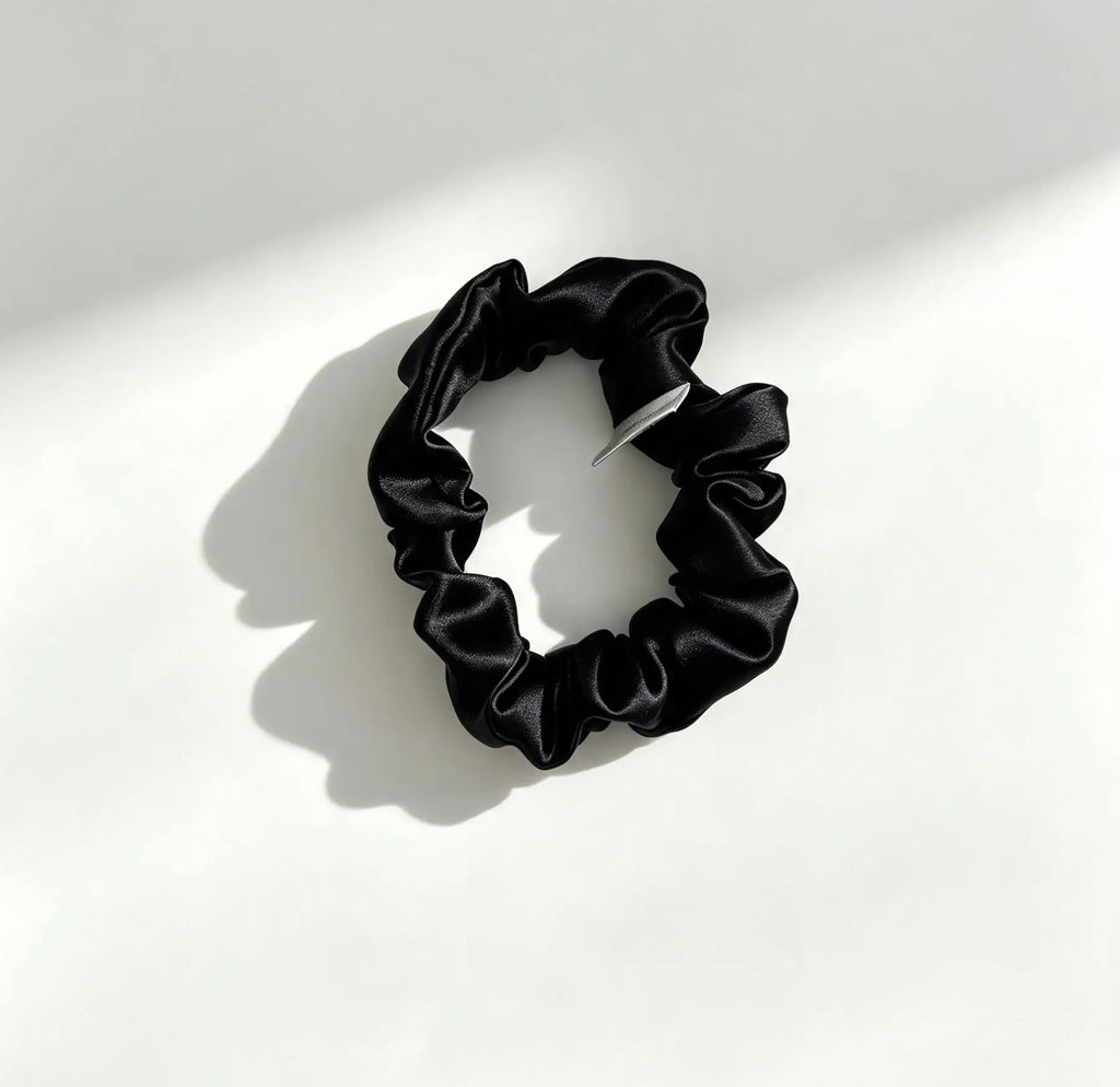 ZENORI Mini Silk Scrunchie Midnight Black - ZENORI mulberry silk mini scrunchie